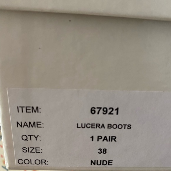 Gorgeous unique leather booties - Picture 5 of 7